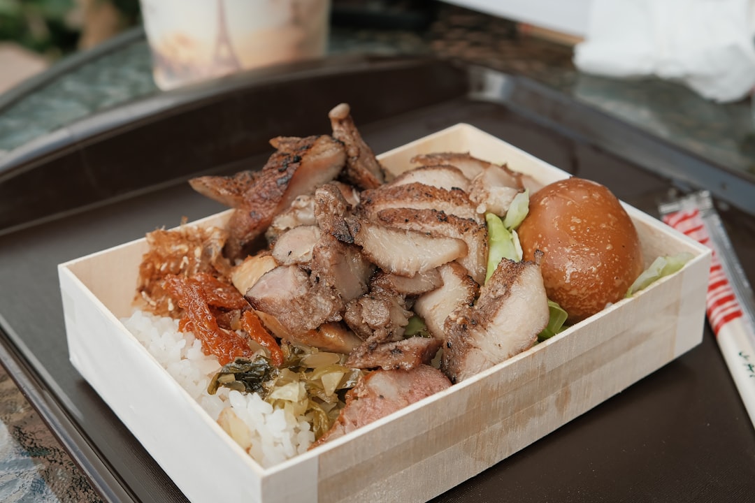 お弁当箱に詰めたおかず